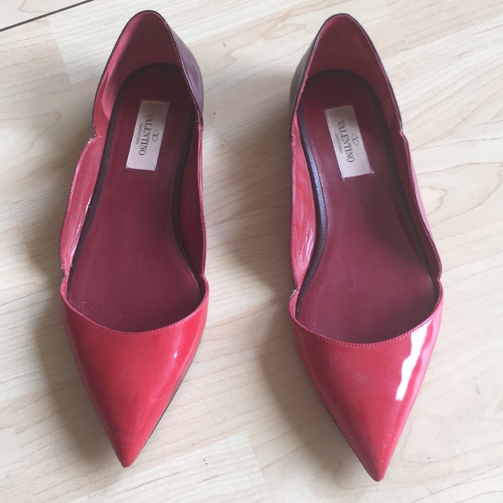 Valentino scalloped, patent leather flats
